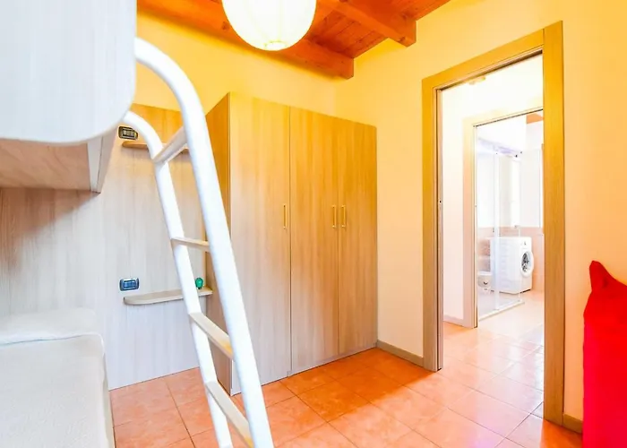 Jane E Jolie Haus Privates Schwimmbad Und Jacuzzi By Interhome Дом отдыха Вальброна