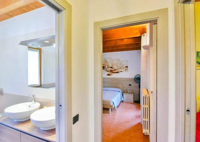 Jane E Jolie Haus Privates Schwimmbad Und Jacuzzi By Interhome