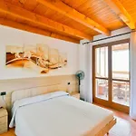 別荘 Jane E Jolie Haus Privates Schwimmbad Und Jacuzzi By Interhome *