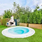 Jane E Jolie Haus Privates Schwimmbad Und Jacuzzi By Interhome