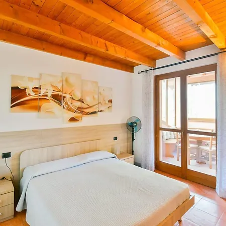 Prázdninový dům Jane E Jolie Haus Privates Schwimmbad Und Jacuzzi By Interhome *