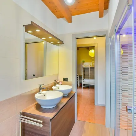 Jane E Jolie Haus Privates Schwimmbad Und Jacuzzi By Interhome