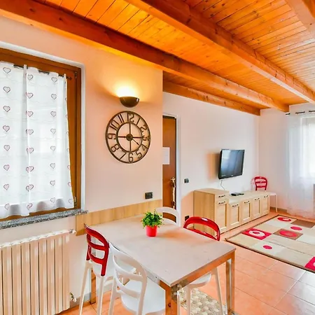 Jane E Jolie Haus Privates Schwimmbad Und Jacuzzi By Interhome