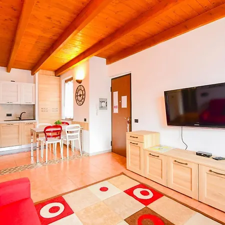 Jane E Jolie Haus Privates Schwimmbad Und Jacuzzi By Interhome Valbrona