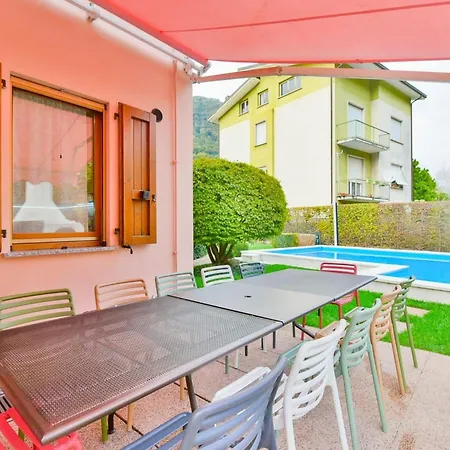 Jane E Jolie Haus Privates Schwimmbad Und Jacuzzi By Interhome