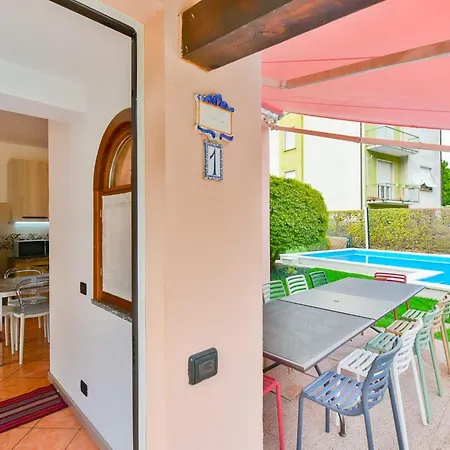 Jane E Jolie Haus Privates Schwimmbad Und Jacuzzi By Interhome Tatil Evi *