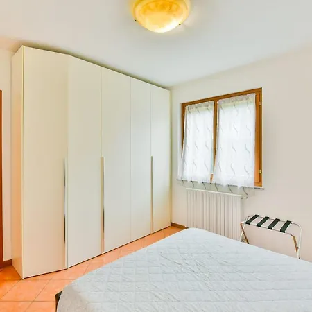 Prázdninový dům Jane E Jolie Haus Privates Schwimmbad Und Jacuzzi By Interhome *