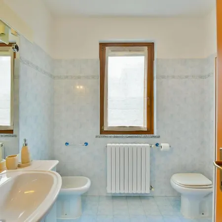 Jane E Jolie Haus Privates Schwimmbad Und Jacuzzi By Interhome Prázdninový dům *