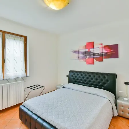 Jane E Jolie Haus Privates Schwimmbad Und Jacuzzi By Interhome *