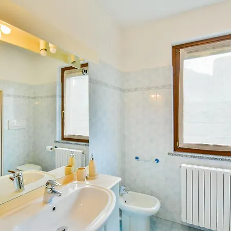 Jane E Jolie Haus Privates Schwimmbad Und Jacuzzi By Interhome Prázdninový dům *