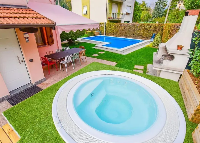 펜션 Jane E Jolie Haus Privates Schwimmbad Und Jacuzzi By Interhome *