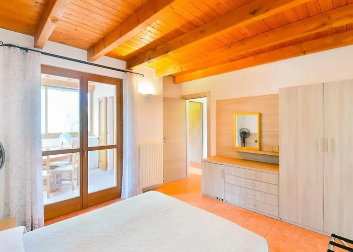 Jane E Jolie Haus Privates Schwimmbad Und Jacuzzi By Interhome