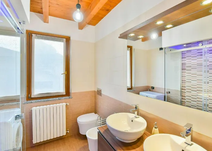 Jane E Jolie Haus Privates Schwimmbad Und Jacuzzi By Interhome * Valbrona