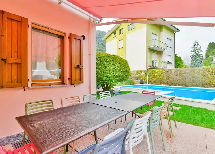 Jane E Jolie Haus Privates Schwimmbad Und Jacuzzi By Interhome *