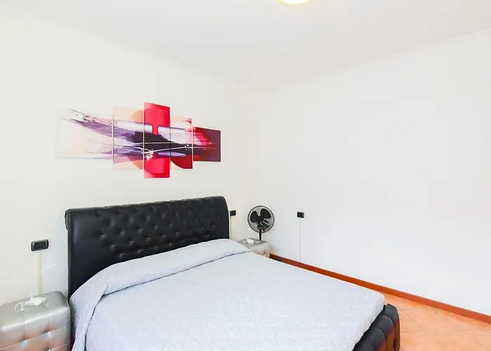 Jane E Jolie Haus Privates Schwimmbad Und Jacuzzi By Interhome *
