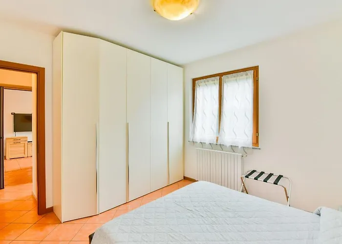Vakantiehuis Jane E Jolie Haus Privates Schwimmbad Und Jacuzzi By Interhome *