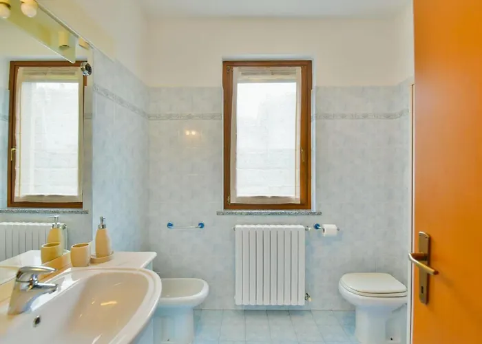 Jane E Jolie Haus Privates Schwimmbad Und Jacuzzi By Interhome Ferienhaus *