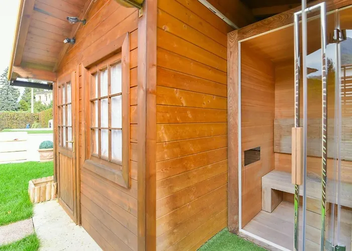 Jane E Jolie Haus Privates Schwimmbad Und Jacuzzi By Interhome 펜션