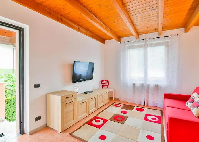 Jane E Jolie Haus Privates Schwimmbad Und Jacuzzi By Interhome بيت للعطل Valbrona