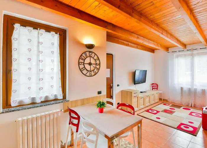 Jane E Jolie Haus Privates Schwimmbad Und Jacuzzi By Interhome