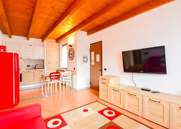 Jane E Jolie Haus Privates Schwimmbad Und Jacuzzi By Interhome Valbrona