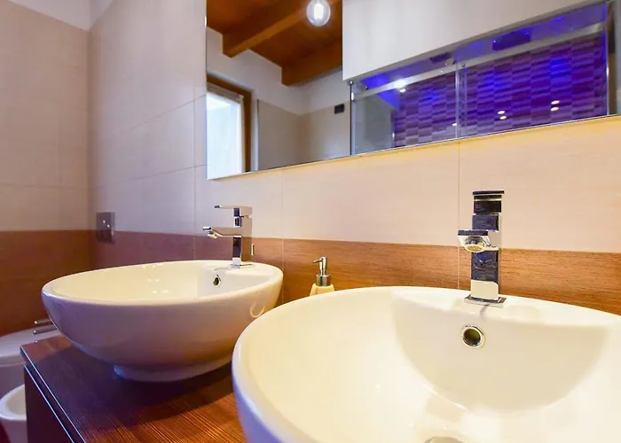 بيت للعطل Jane E Jolie Haus Privates Schwimmbad Und Jacuzzi By Interhome